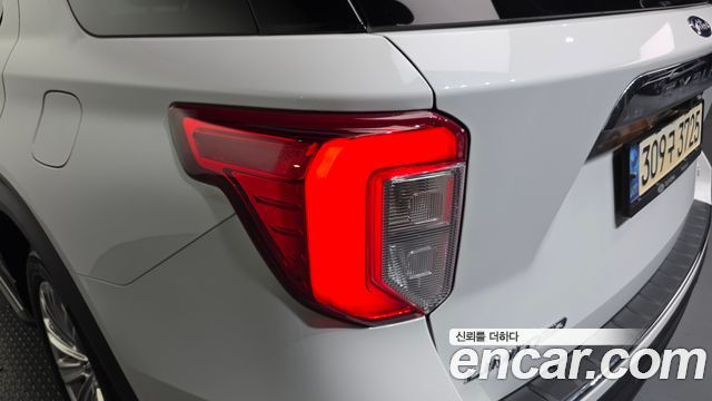 Ford Explorer (VI) 2.3 LimIted 4WD 2021 — фото 23