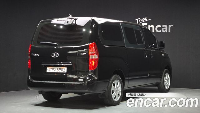 Hyundai Grand Starex 4WD Urban 9-Seater Premium 2021 — фото 2