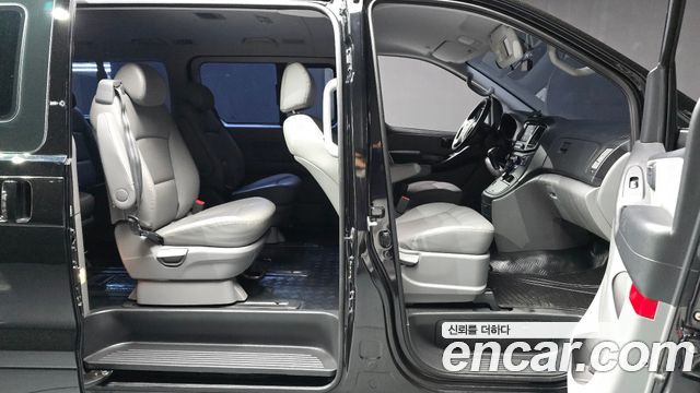 Hyundai Grand Starex 4WD Urban 9-Seater Premium 2021 — фото 12