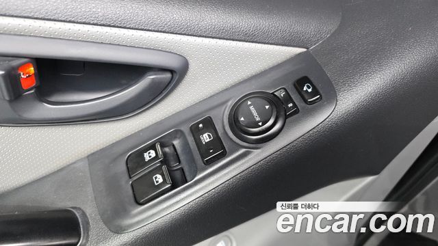 Hyundai Grand Starex 4WD Urban 9-Seater Premium 2021 — фото 27
