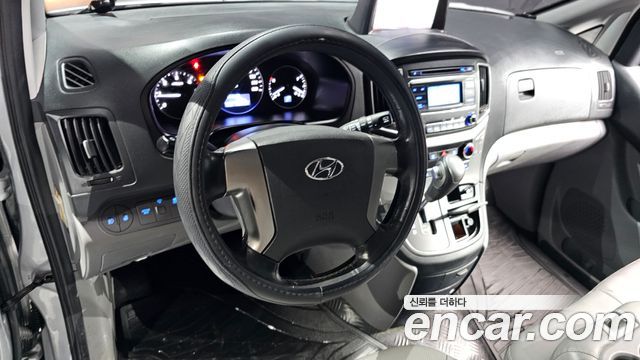 Hyundai Grand Starex Van 3-Seater Smart 2021 — фото 17
