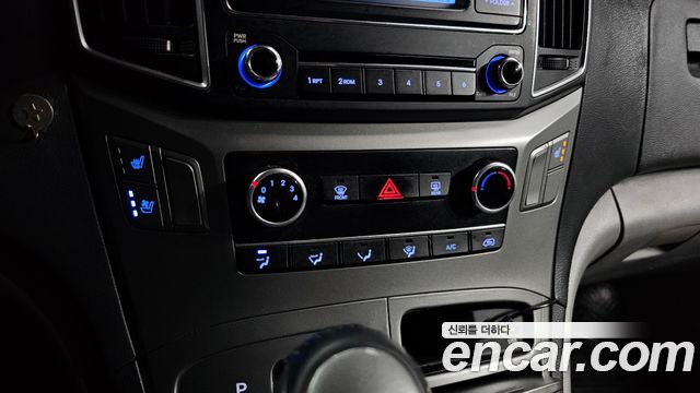 Hyundai Grand Starex Van 3-Seater Smart 2021 — фото 21