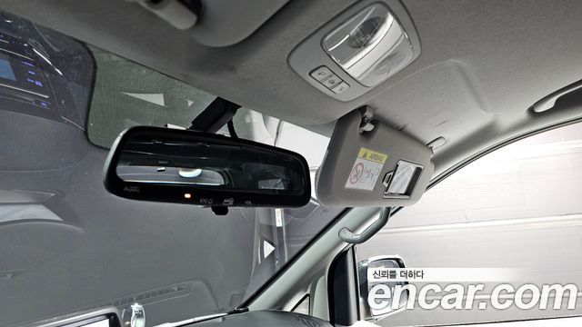 Hyundai Grand Starex Van 3-Seater Smart 2021 — фото 22