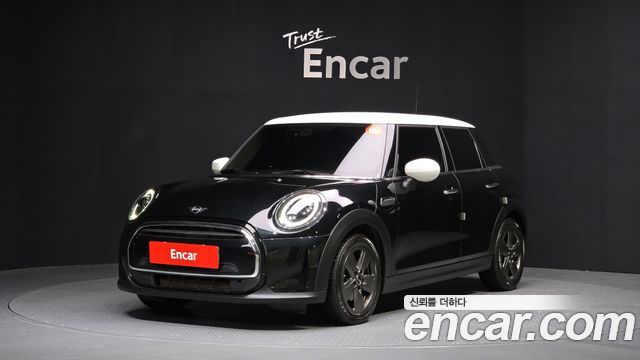 MINI Cooper 5Door Classic Third Generation 2023 — фото 1