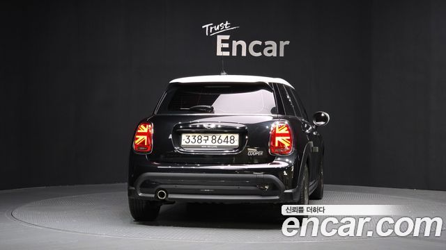 MINI Cooper 5Door Classic Third Generation 2023 — фото 4