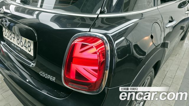 MINI Cooper 5Door Classic Third Generation 2023 — фото 23