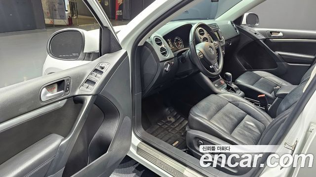 Volkswagen Tiguan 2.0 TDI  Premium 5N 2015 — фото 10