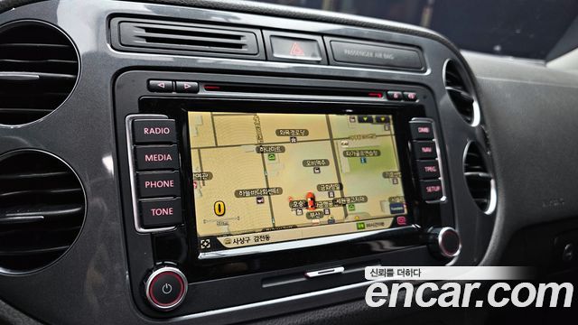 Volkswagen Tiguan 2.0 TDI  Premium 5N 2015 — фото 13