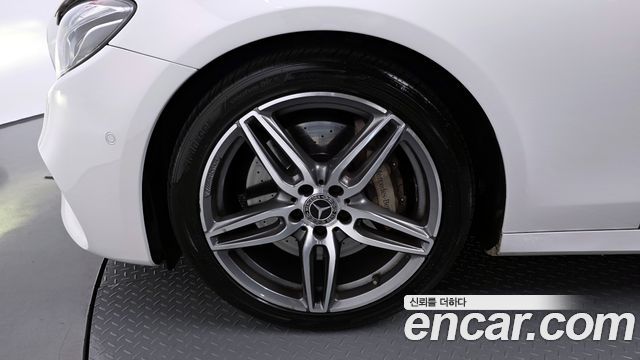 Mercedes-Benz E-Class (W213) E300 AMG Line 2019 — фото 5