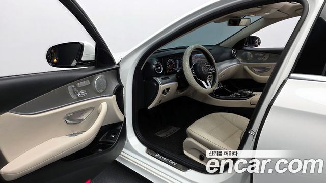 Mercedes-Benz E-Class (W213) E300 AMG Line 2019 — фото 10