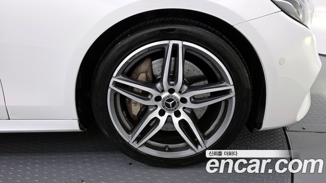 Mercedes-Benz E-Class (W213) E300 AMG Line 2019 — фото 21