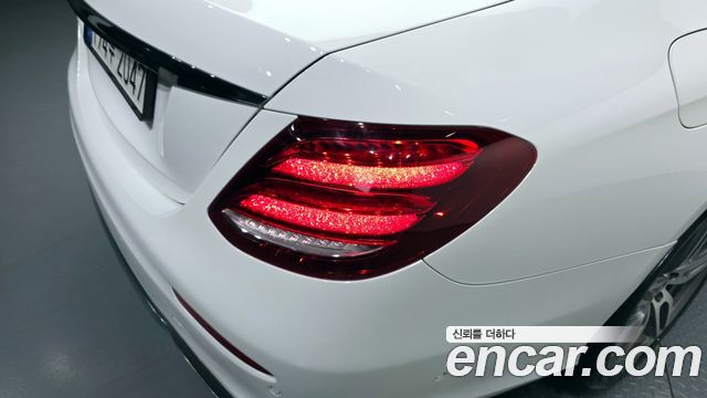 Mercedes-Benz E-Class (W213) E300 AMG Line 2019 — фото 23