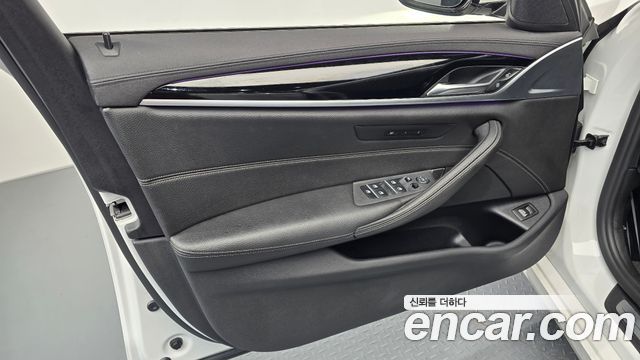 BMW 5 Series (G30) 520i Luxury 2018 — фото 24