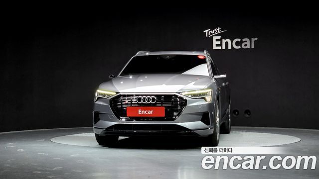 Audi e-tron 55 Quattro 2020 — фото 3