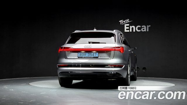 Audi e-tron 55 Quattro 2020 — фото 4