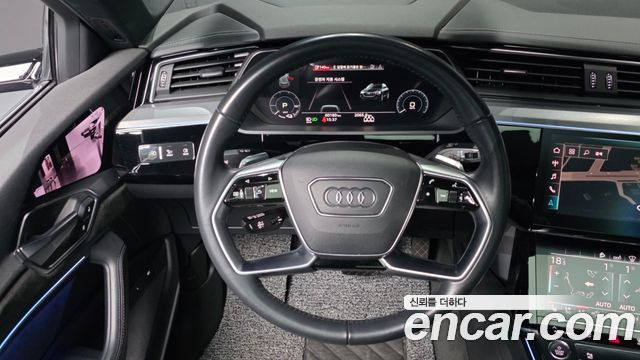 Audi e-tron 55 Quattro 2020 — фото 13