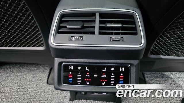 Audi e-tron 55 Quattro 2020 — фото 19