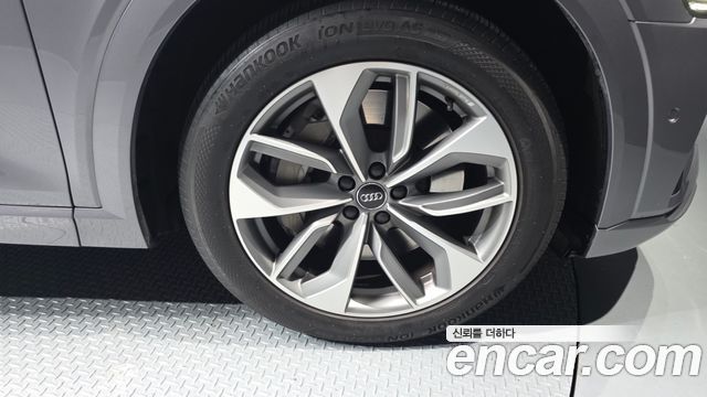 Audi e-tron 55 Quattro 2020 — фото 21