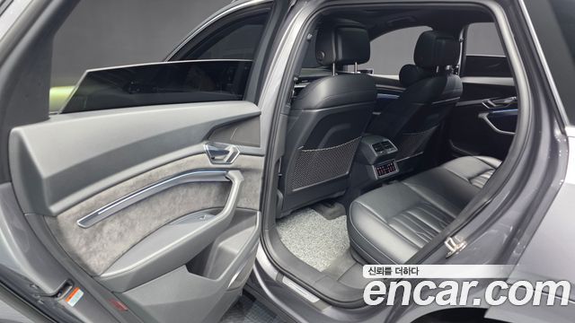 Audi e-tron 55 Quattro 2020 — фото 26
