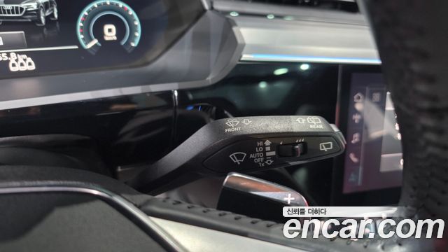 Audi e-tron 55 Quattro 2020 — фото 36