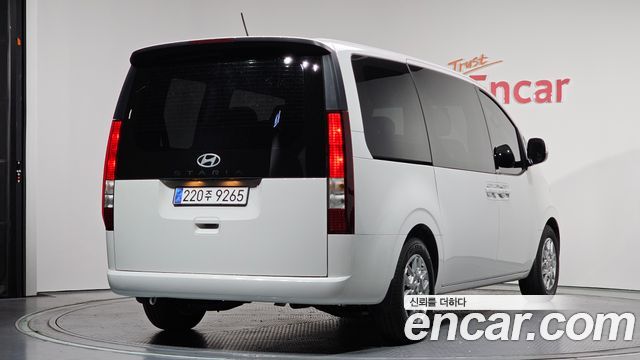 Hyundai Staria Tourer 9-Seater Modern 2025 — фото 2