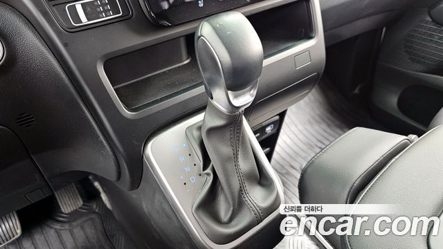 Hyundai Staria Tourer 9-Seater Modern 2025 — фото 9