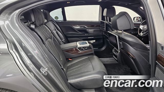 BMW 7 Series (G11) 730Ld xDrive 2016 — фото 11