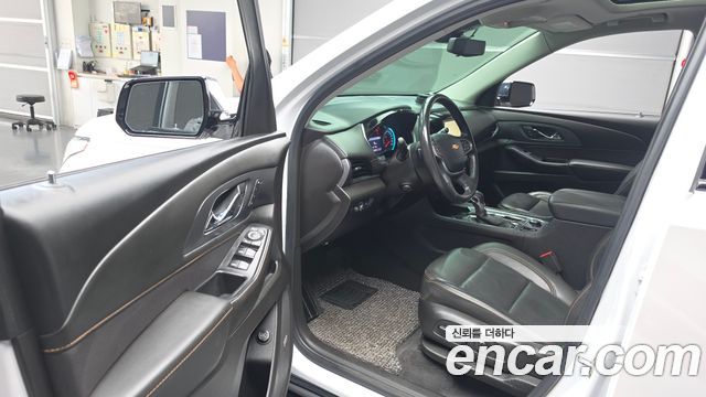 Chevrolet Traverse 3.6 AWD Redline 2021 — фото 10