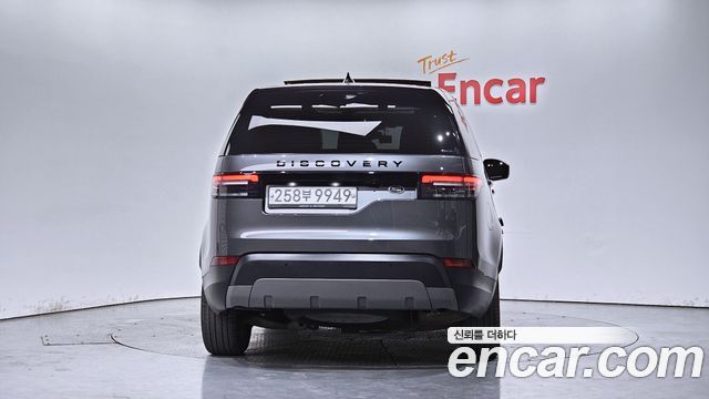 Land Rover Discovery 5 2.0 SD4 SE 2019 — фото 4