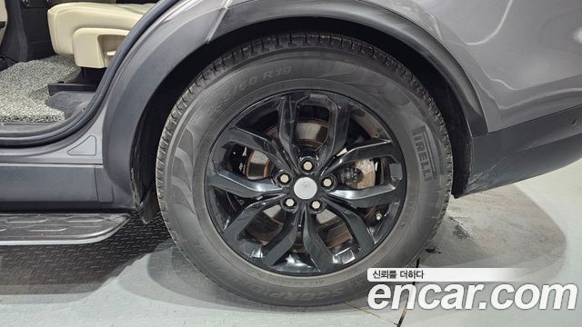 Land Rover Discovery 5 2.0 SD4 SE 2019 — фото 5