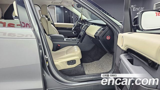 Land Rover Discovery 5 2.0 SD4 SE 2019 — фото 11