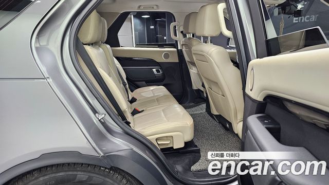 Land Rover Discovery 5 2.0 SD4 SE 2019 — фото 12