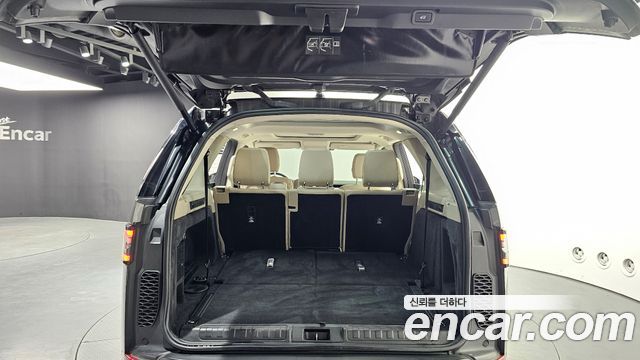 Land Rover Discovery 5 2.0 SD4 SE 2019 — фото 20