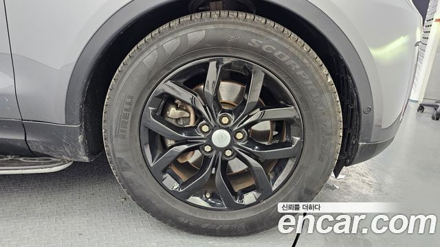 Land Rover Discovery 5 2.0 SD4 SE 2019 — фото 21