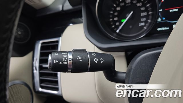 Land Rover Discovery 5 2.0 SD4 SE 2019 — фото 27