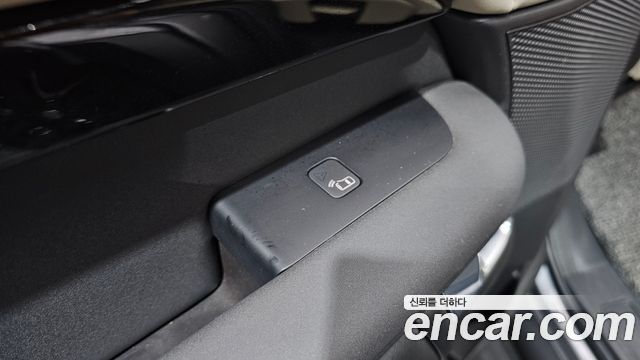 Land Rover Discovery 5 2.0 SD4 SE 2019 — фото 30