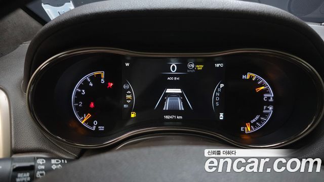 Jeep Grand Cherokee 3.0 Diesel Overland Summit WK2 2015 — фото 8