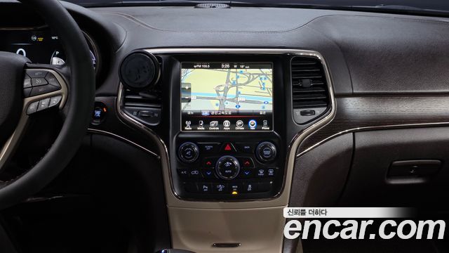 Jeep Grand Cherokee 3.0 Diesel Overland Summit WK2 2015 — фото 16