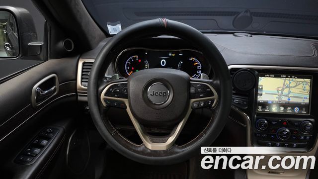 Jeep Grand Cherokee 3.0 Diesel Overland Summit WK2 2015 — фото 17