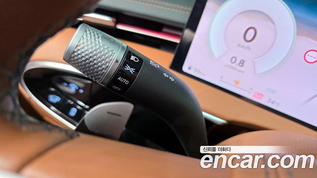 Genesis GV70 2.5T Gasoline AWD 2025 — фото 28