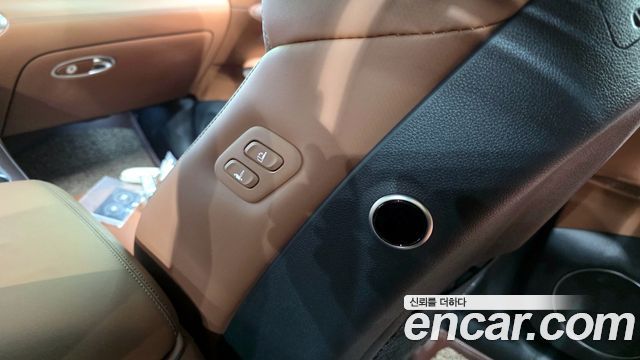 Genesis GV70 2.5T Gasoline AWD 2025 — фото 30