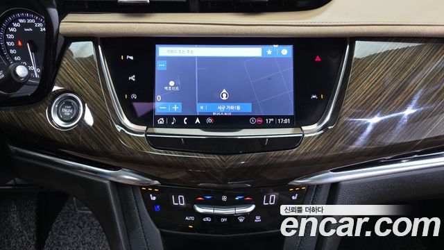 Cadillac XT6 3.6 Sport 2023 — фото 14