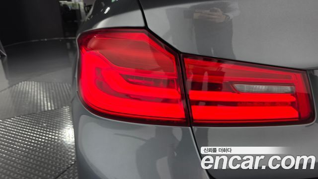 BMW 5 Series (G30) 520d M Sport Package Plus 2017 — фото 23