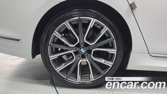 BMW 7 Series (G11) 730Ld xDrive M Sport 2020 — фото 5