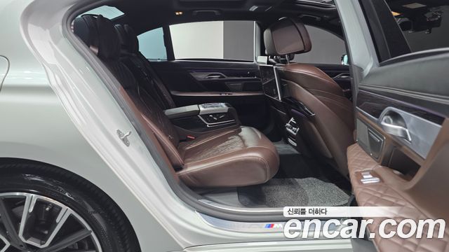 BMW 7 Series (G11) 730Ld xDrive M Sport 2020 — фото 12