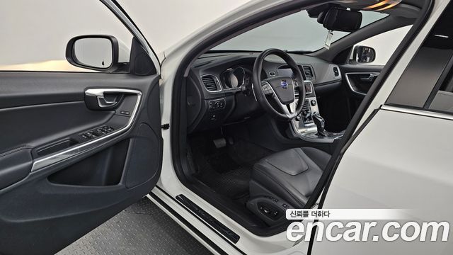 Volvo S60 D2 2nd 2014 — фото 10