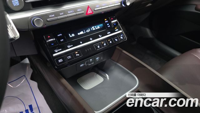 Hyundai Grandeur (GN7) 2,5 Gasoline 2WD Exclusive 2023 — фото 17