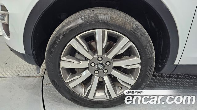 Land Rover Discovery Sport 2.0 TD4 HSE Luxury 2017 — фото 5