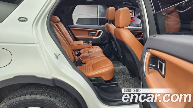 Land Rover Discovery Sport 2.0 TD4 HSE Luxury 2017 — фото 12