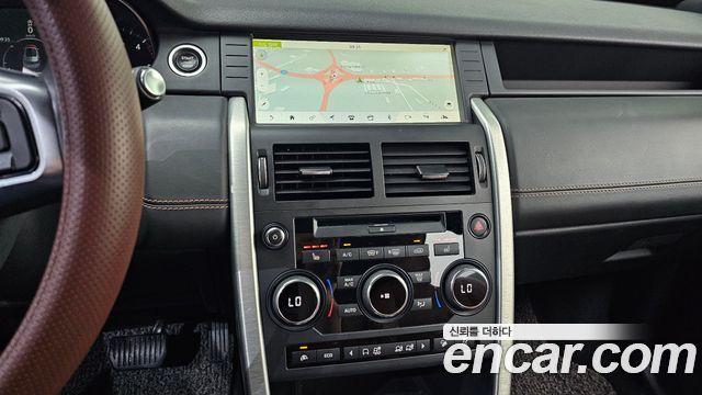 Land Rover Discovery Sport 2.0 TD4 HSE Luxury 2017 — фото 14